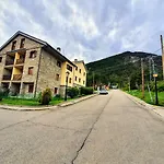 De Montana Y Esqui En El Pirineo Aragones, - Wifi